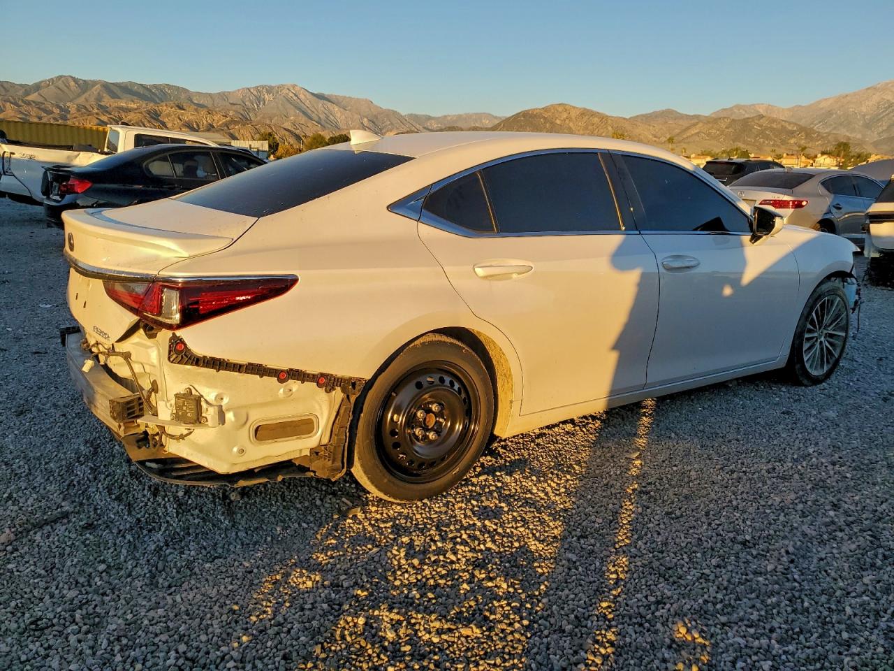 2023 LEXUS ES 300H BASE photo 3