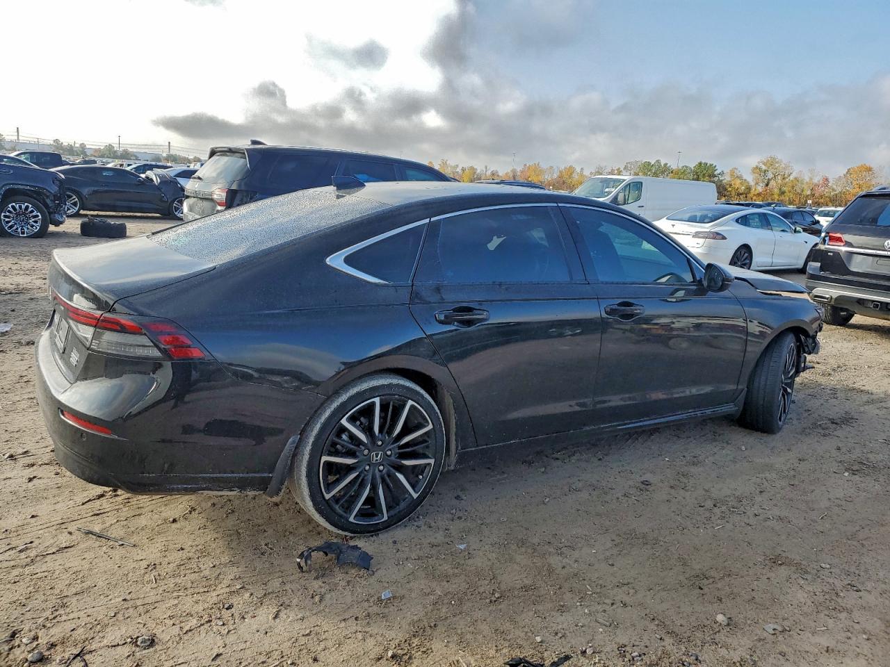 2024 HONDA ACCORD TOURING HYBRID photo 3
