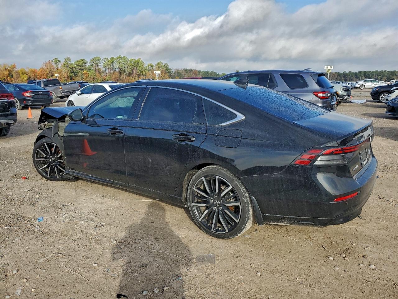 2024 HONDA ACCORD TOURING HYBRID photo 2