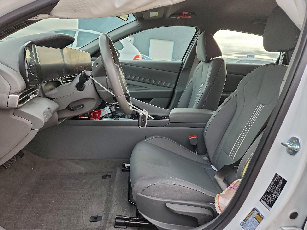 2023 HYUNDAI ELANTRA SEL photo 19