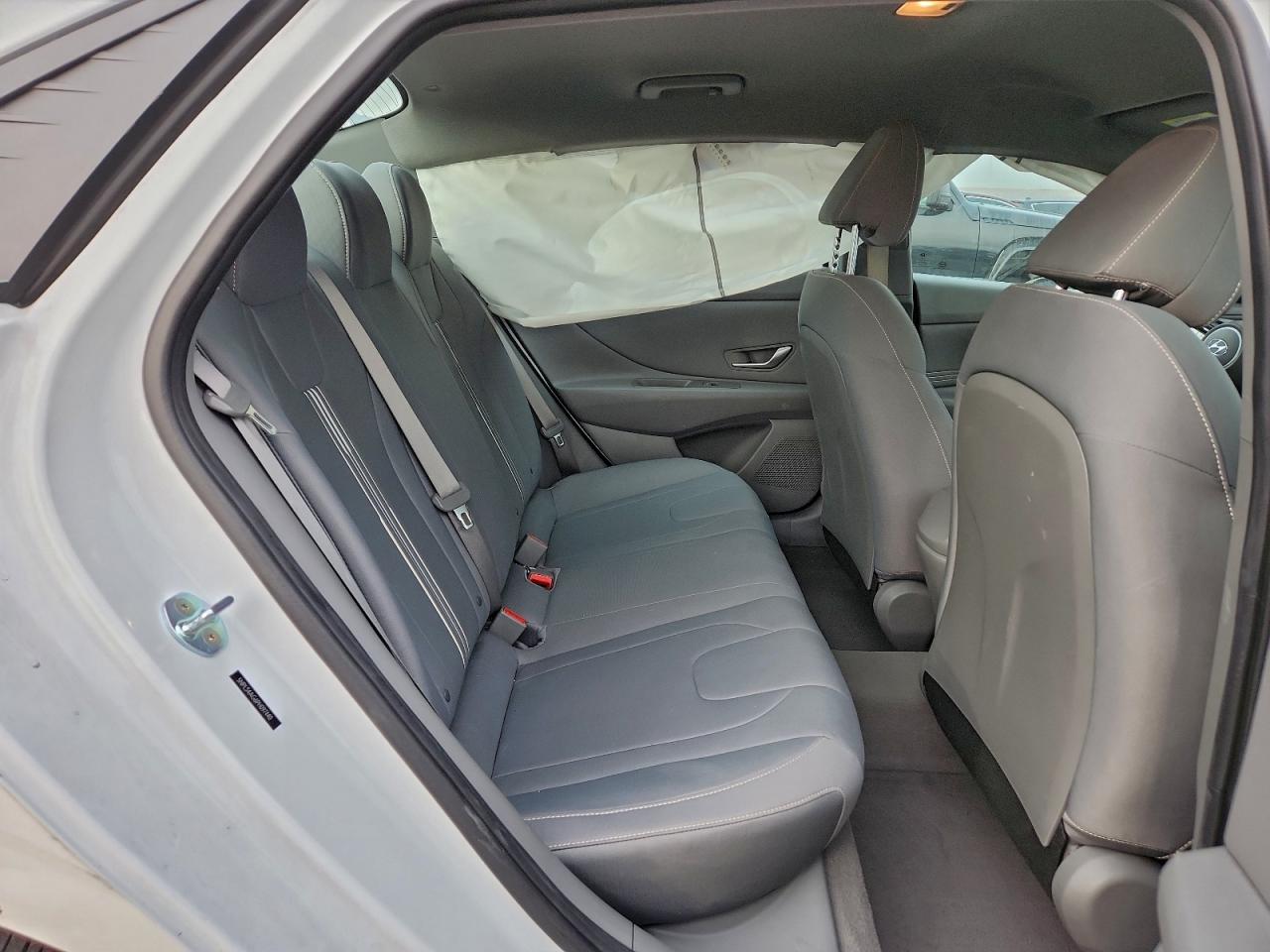 2023 HYUNDAI ELANTRA SEL photo 28