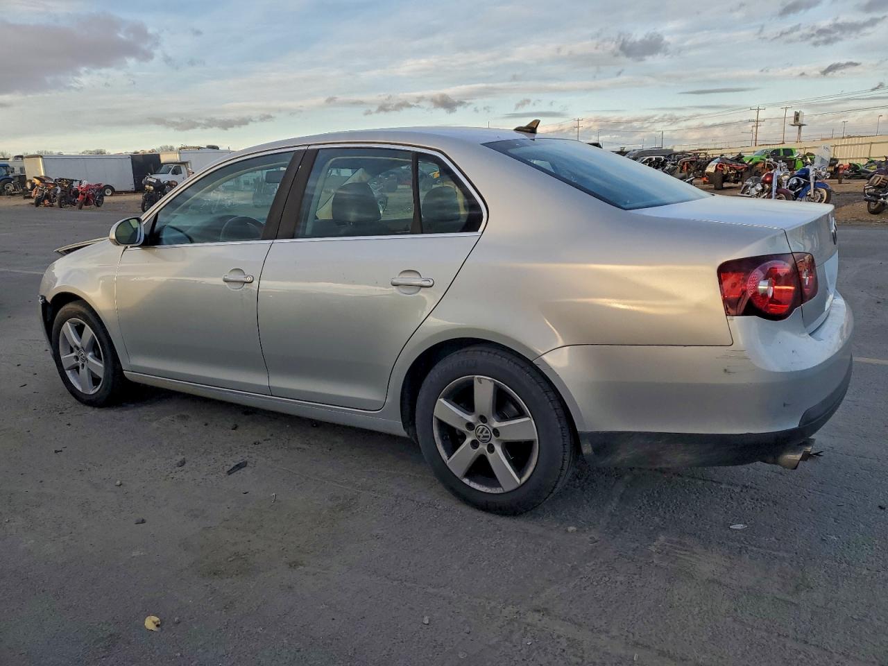 2008 VOLKSWAGEN JETTA SE photo 4