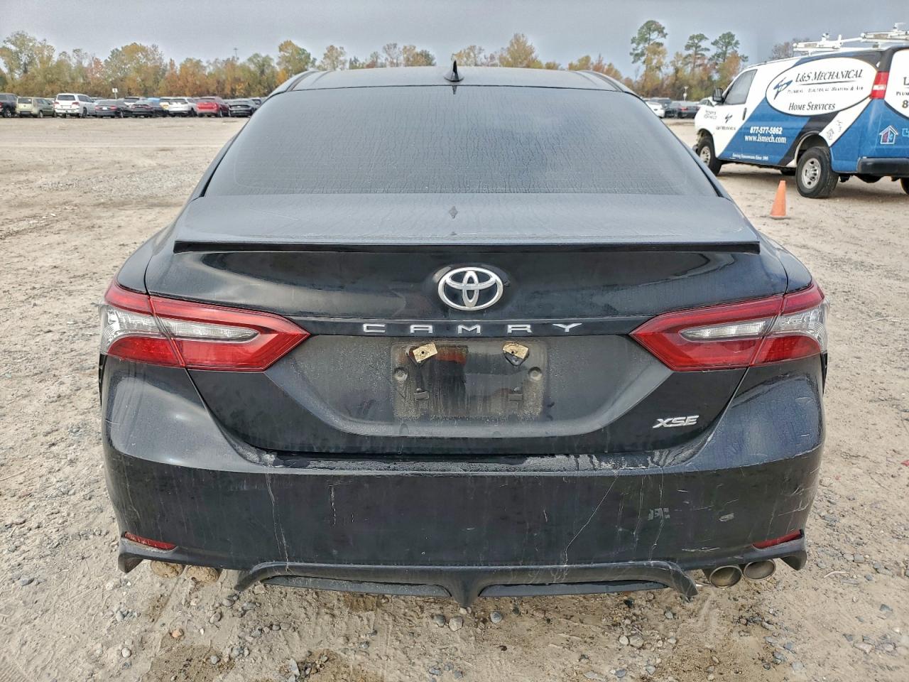 2021 TOYOTA CAMRY XSE photo 6