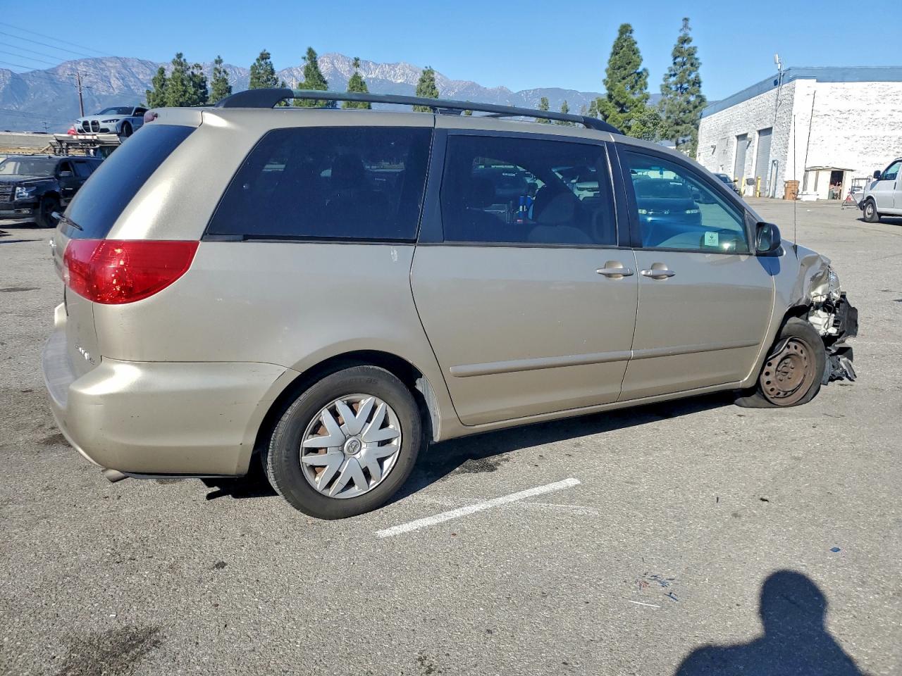 2008 TOYOTA SIENNA CE photo 3