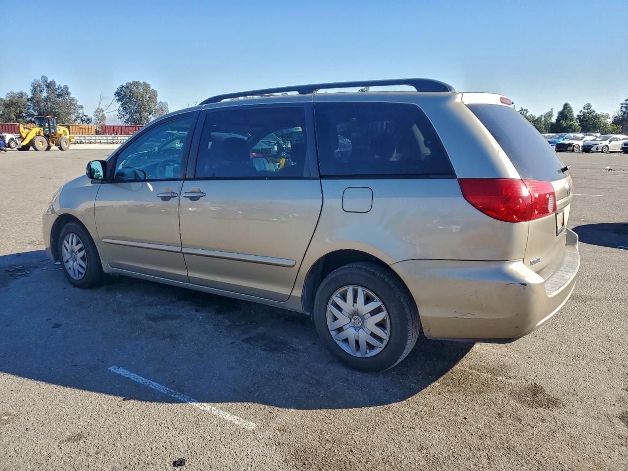 2008 TOYOTA SIENNA CE photo 2