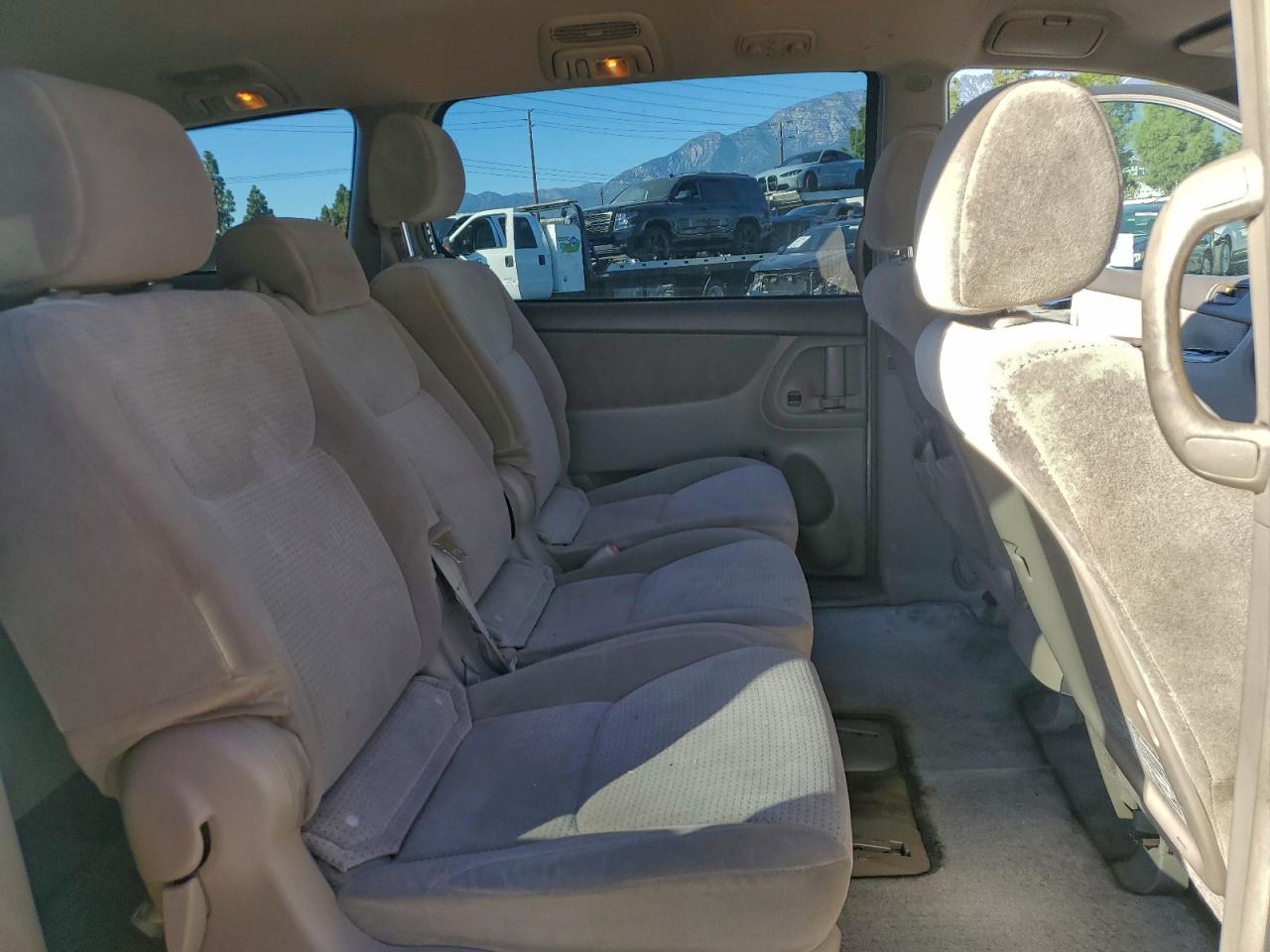 2008 TOYOTA SIENNA CE photo 11