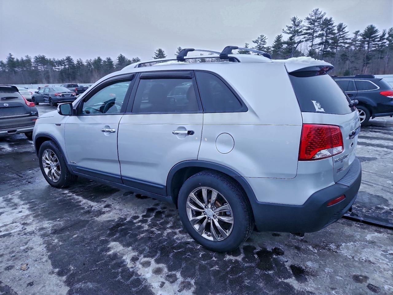 2011 KIA SORENTO EX photo 2