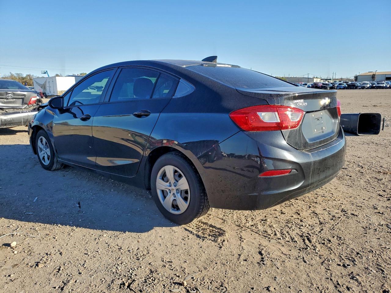 2017 CHEVROLET CRUZE LS photo 2