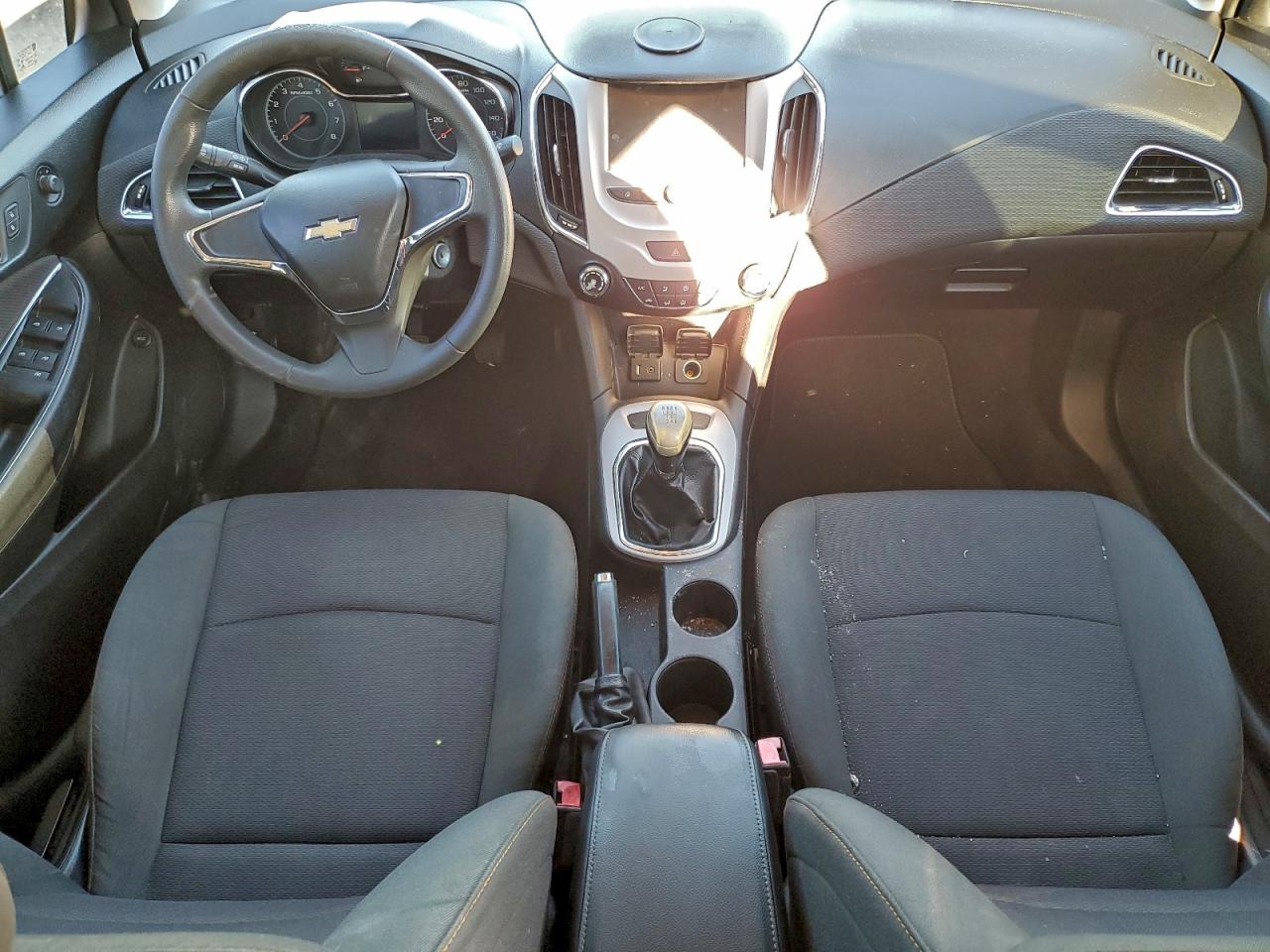 2017 CHEVROLET CRUZE LS photo 8