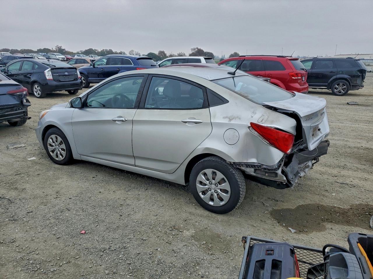 2015 HYUNDAI ACCENT GLS photo 2