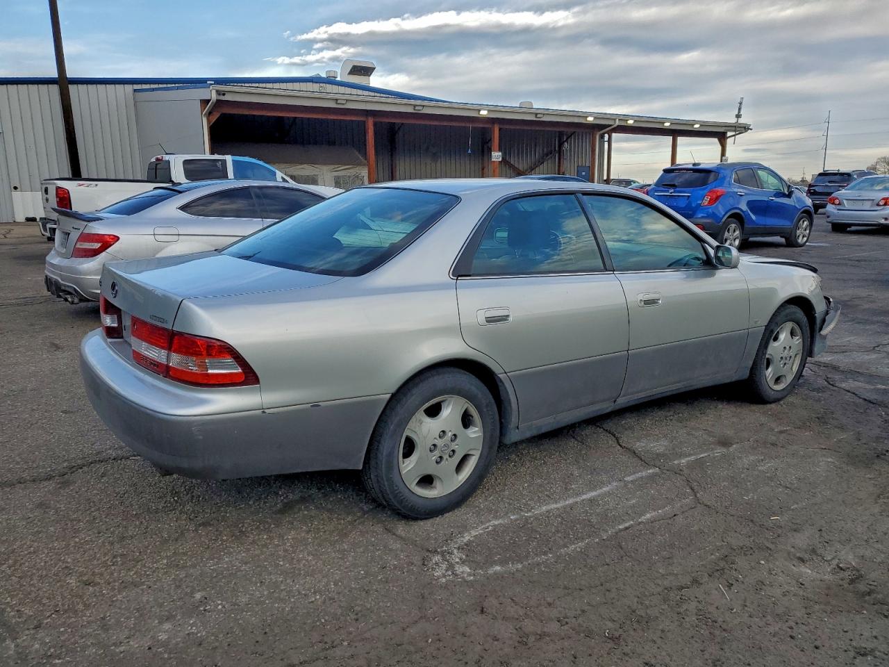 2000 LEXUS ES 300 photo 3