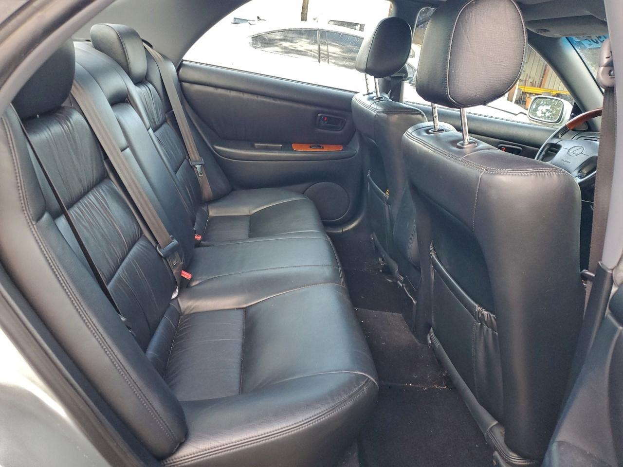 2000 LEXUS ES 300 photo 10