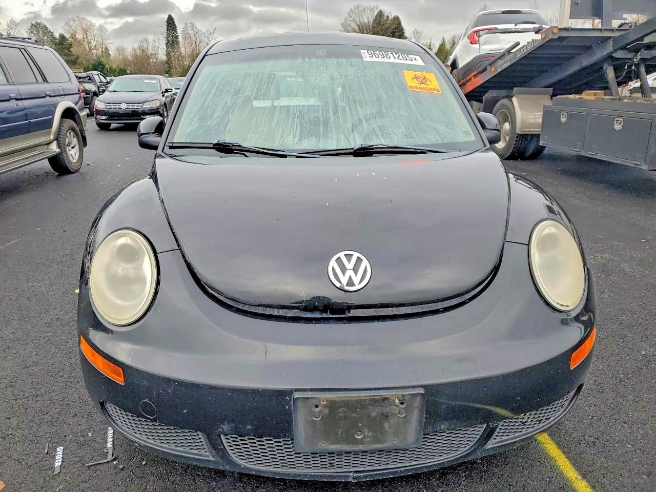 2009 VOLKSWAGEN NEW BEETLE S photo 5