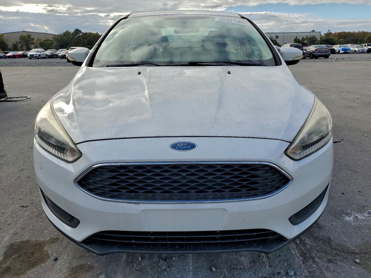 2017 FORD FOCUS SE photo 9