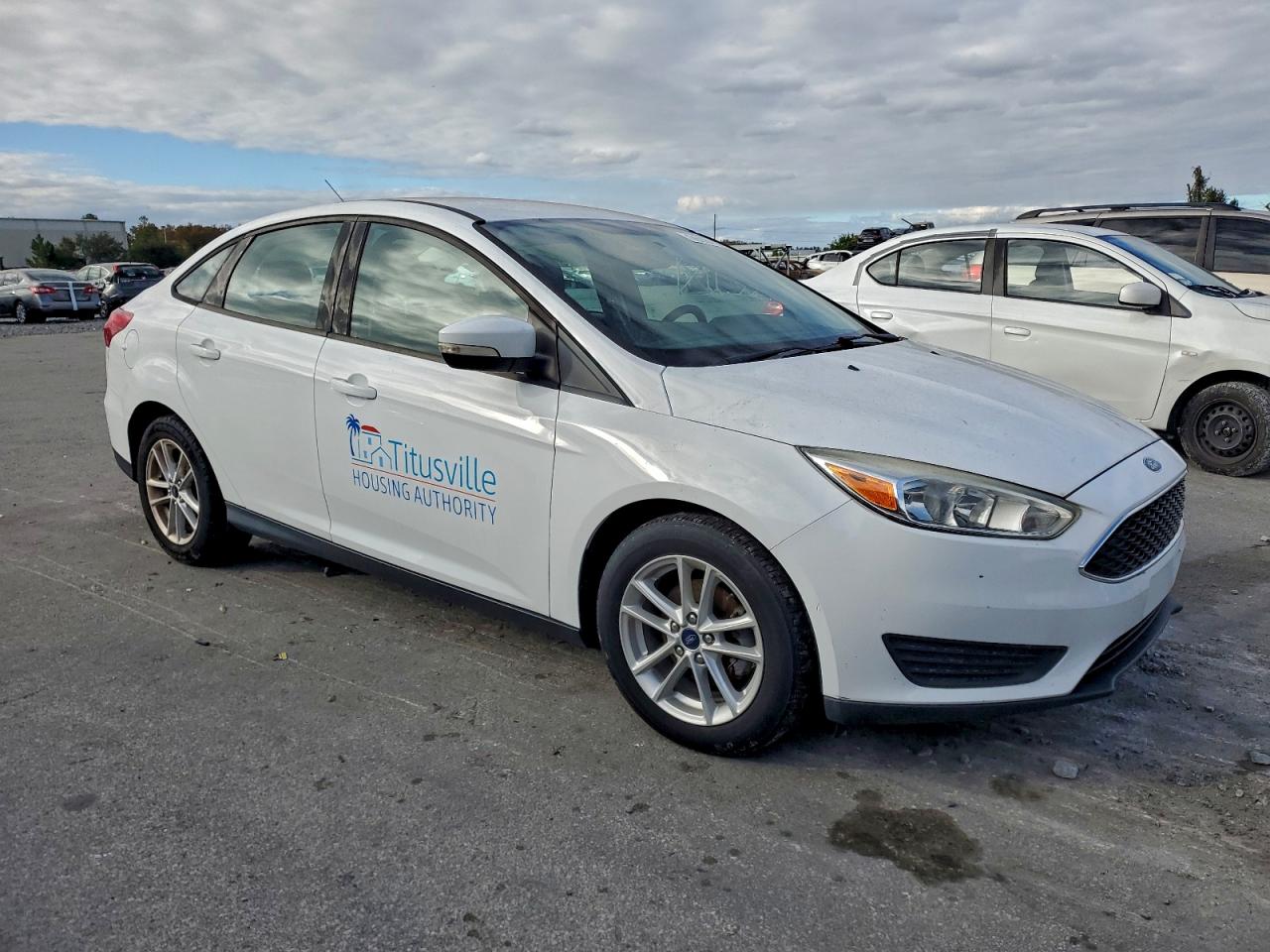 2017 FORD FOCUS SE photo 7