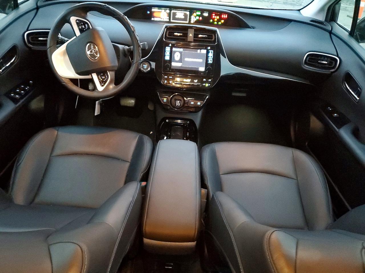 2018 TOYOTA PRIUS photo 22