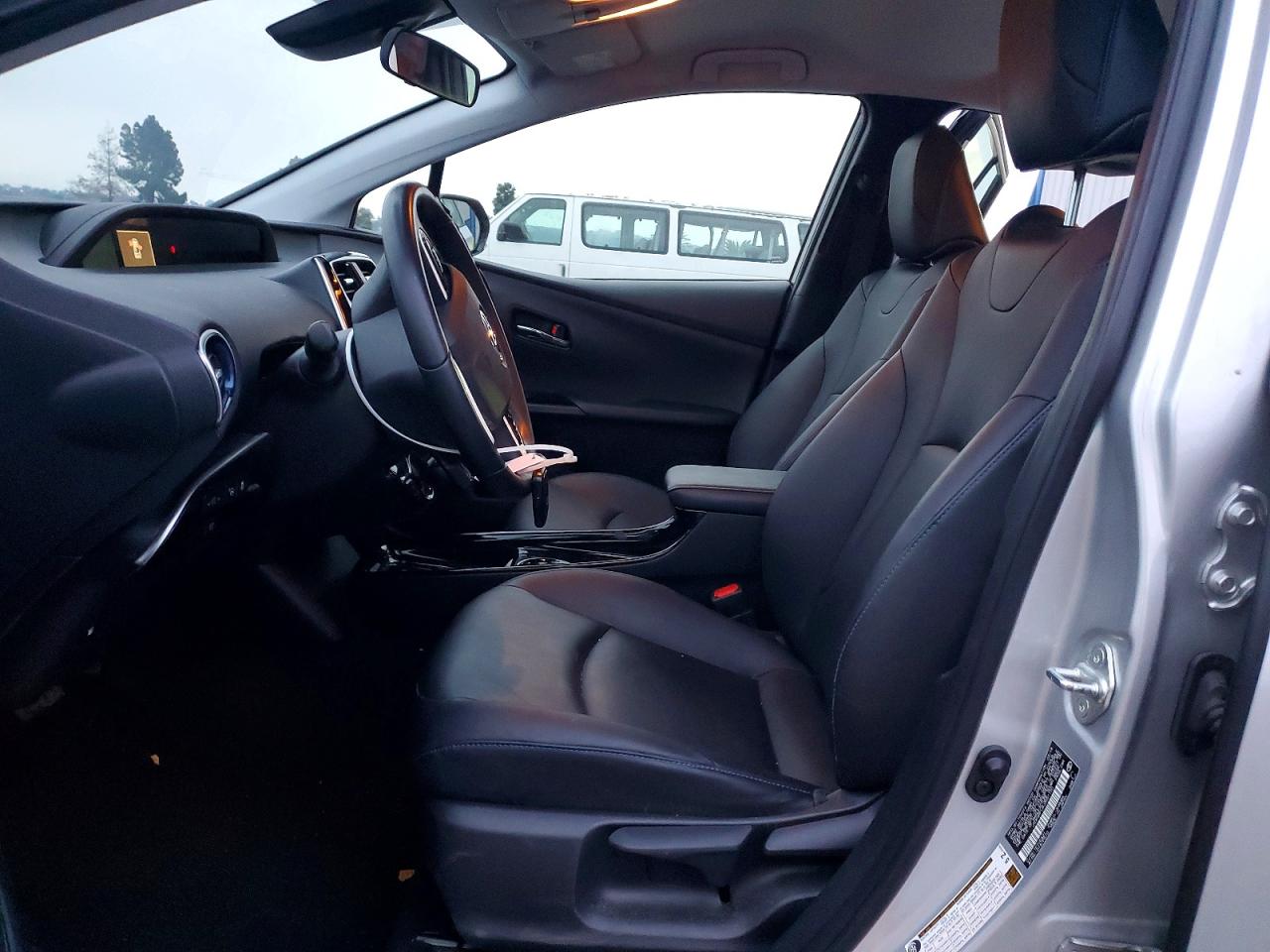 2018 TOYOTA PRIUS photo 19