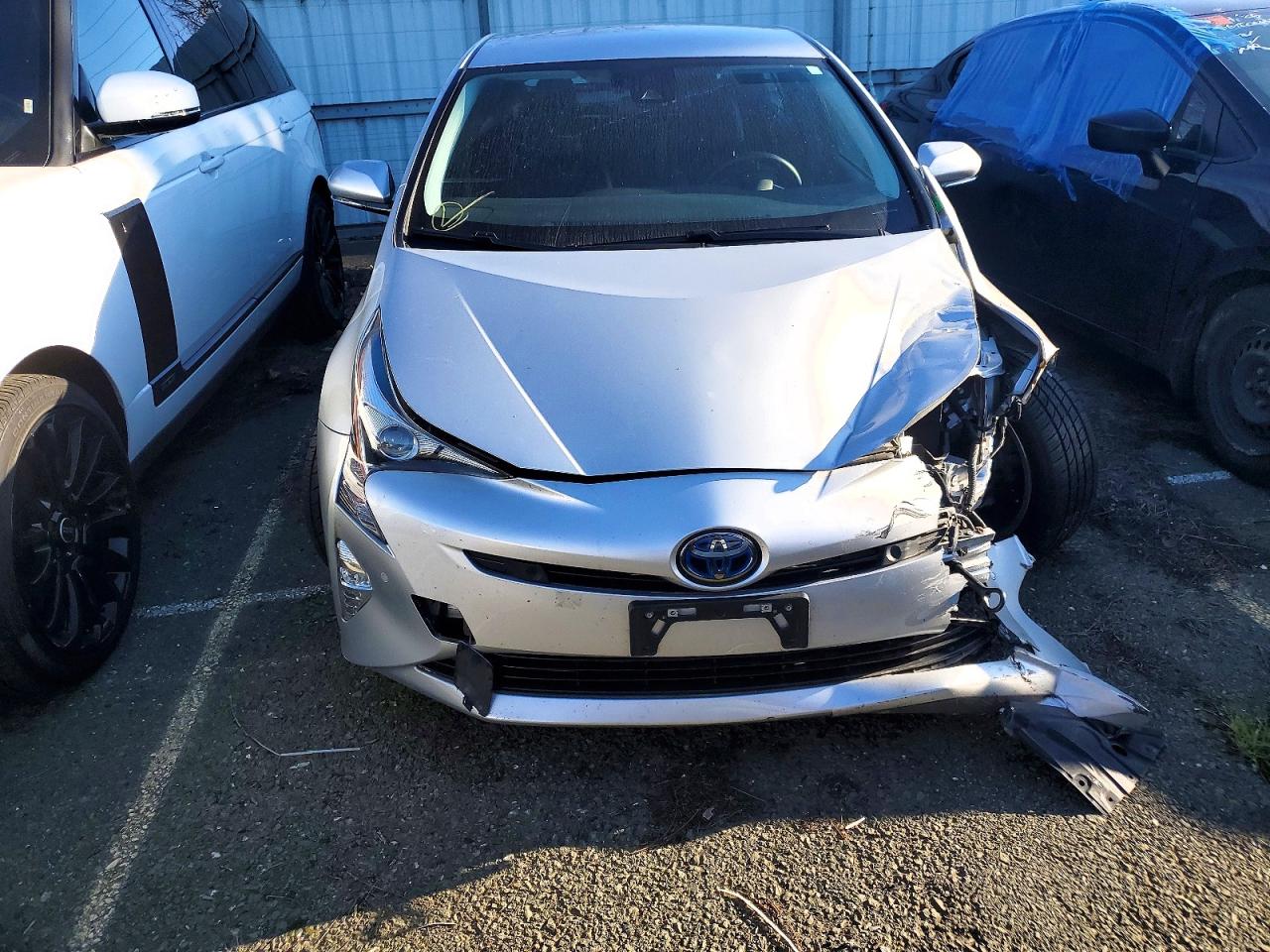 2018 TOYOTA PRIUS photo 13