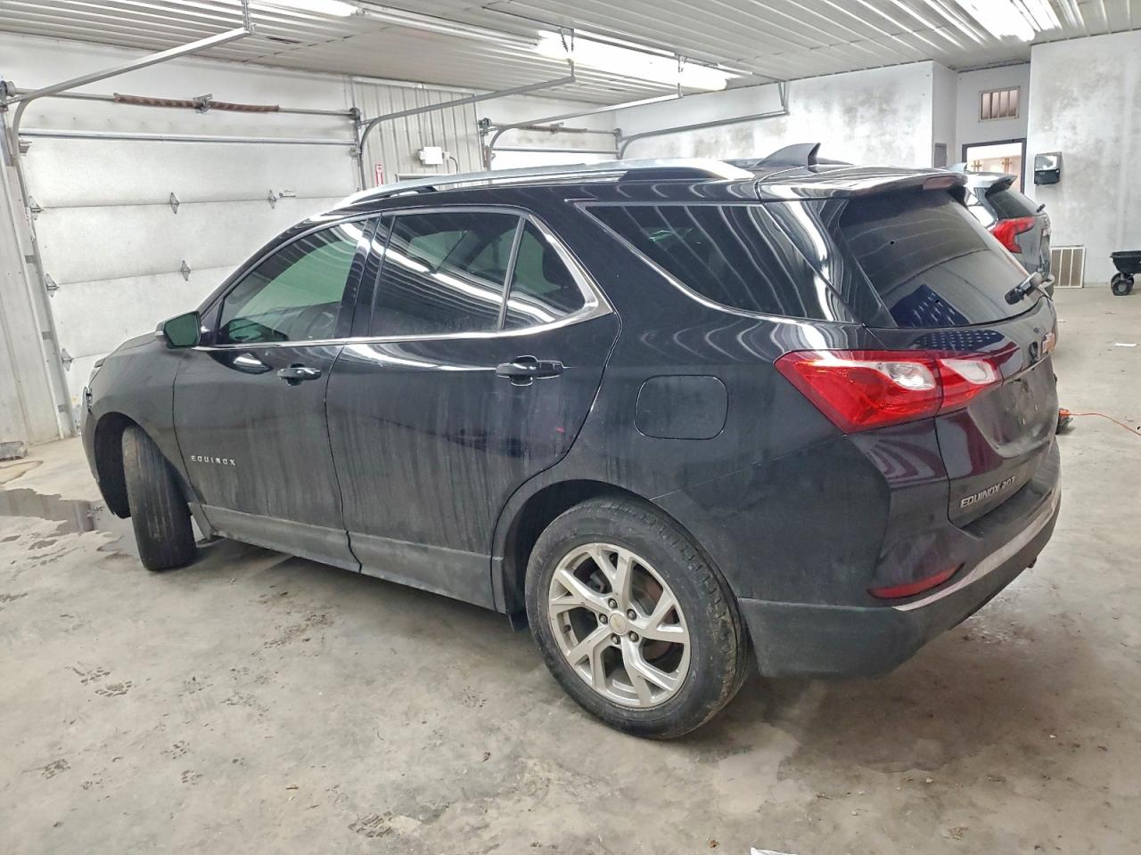 2019 CHEVROLET EQUINOX LT photo 2
