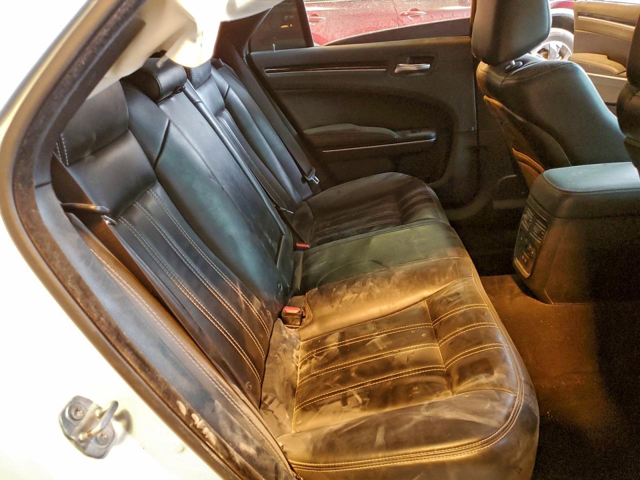 2019 CHRYSLER 300 S photo 10