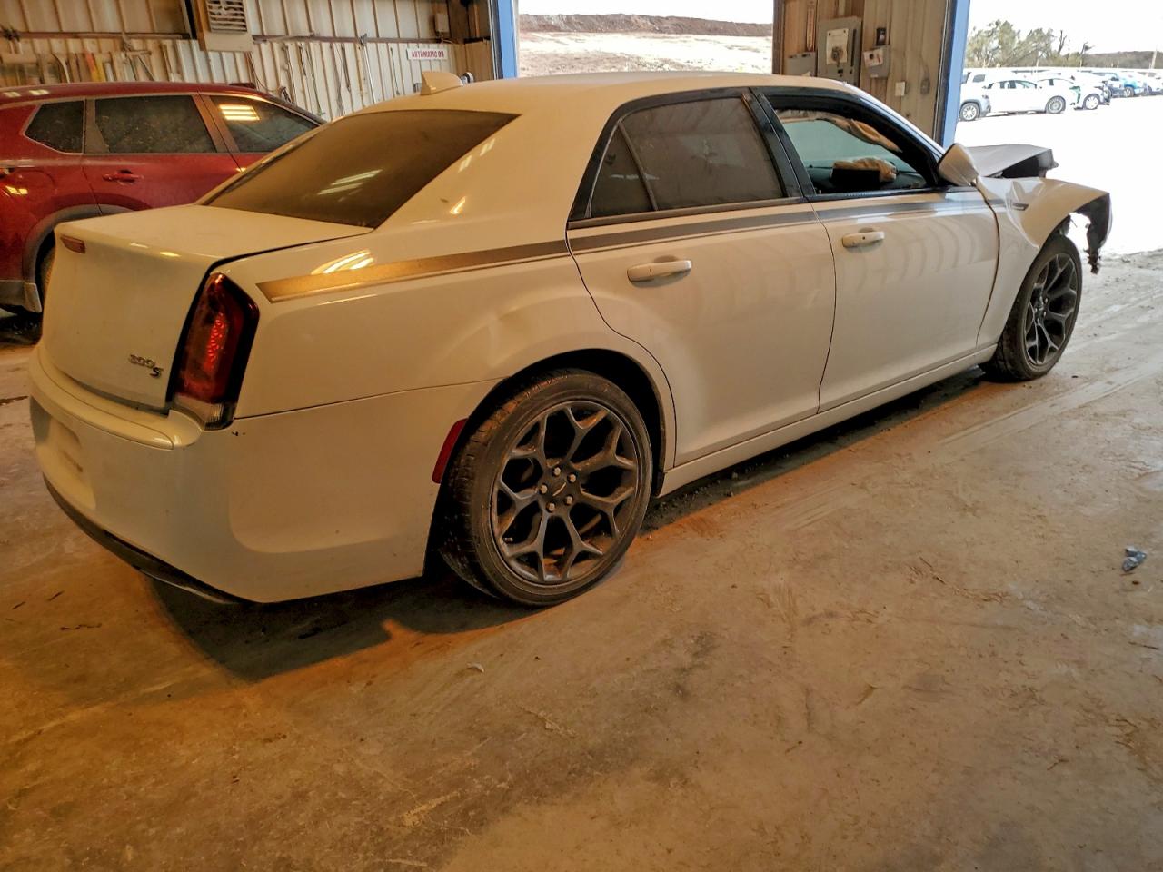 2019 CHRYSLER 300 S photo 3