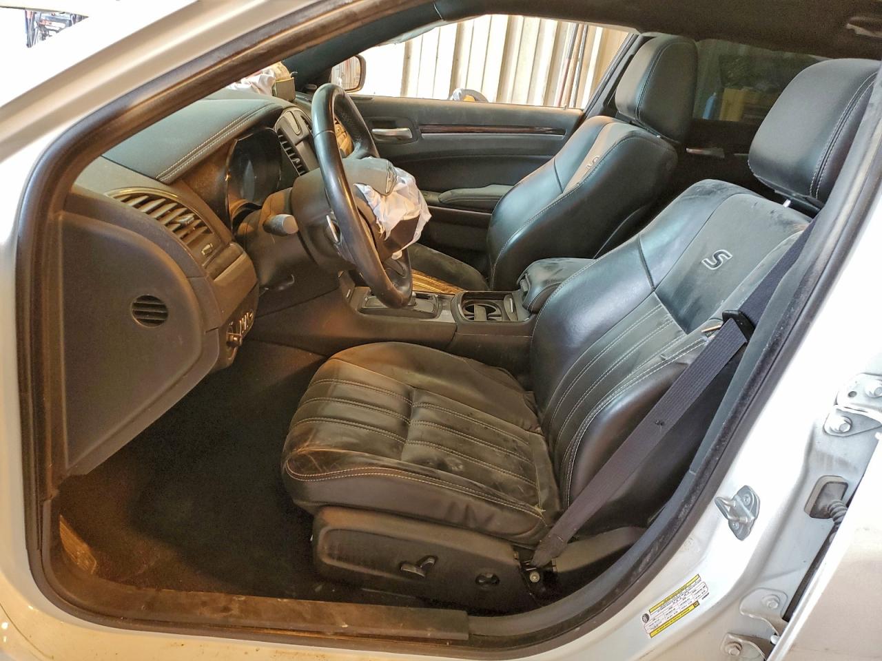 2019 CHRYSLER 300 S photo 7