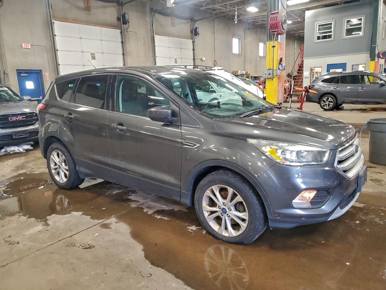 2017 FORD ESCAPE SE photo 10