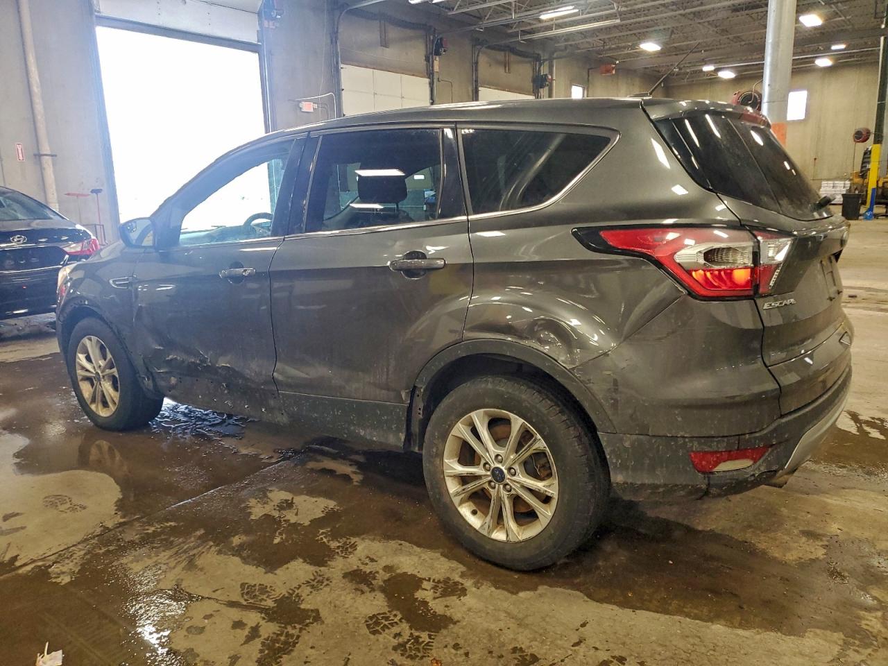 2017 FORD ESCAPE SE photo 4