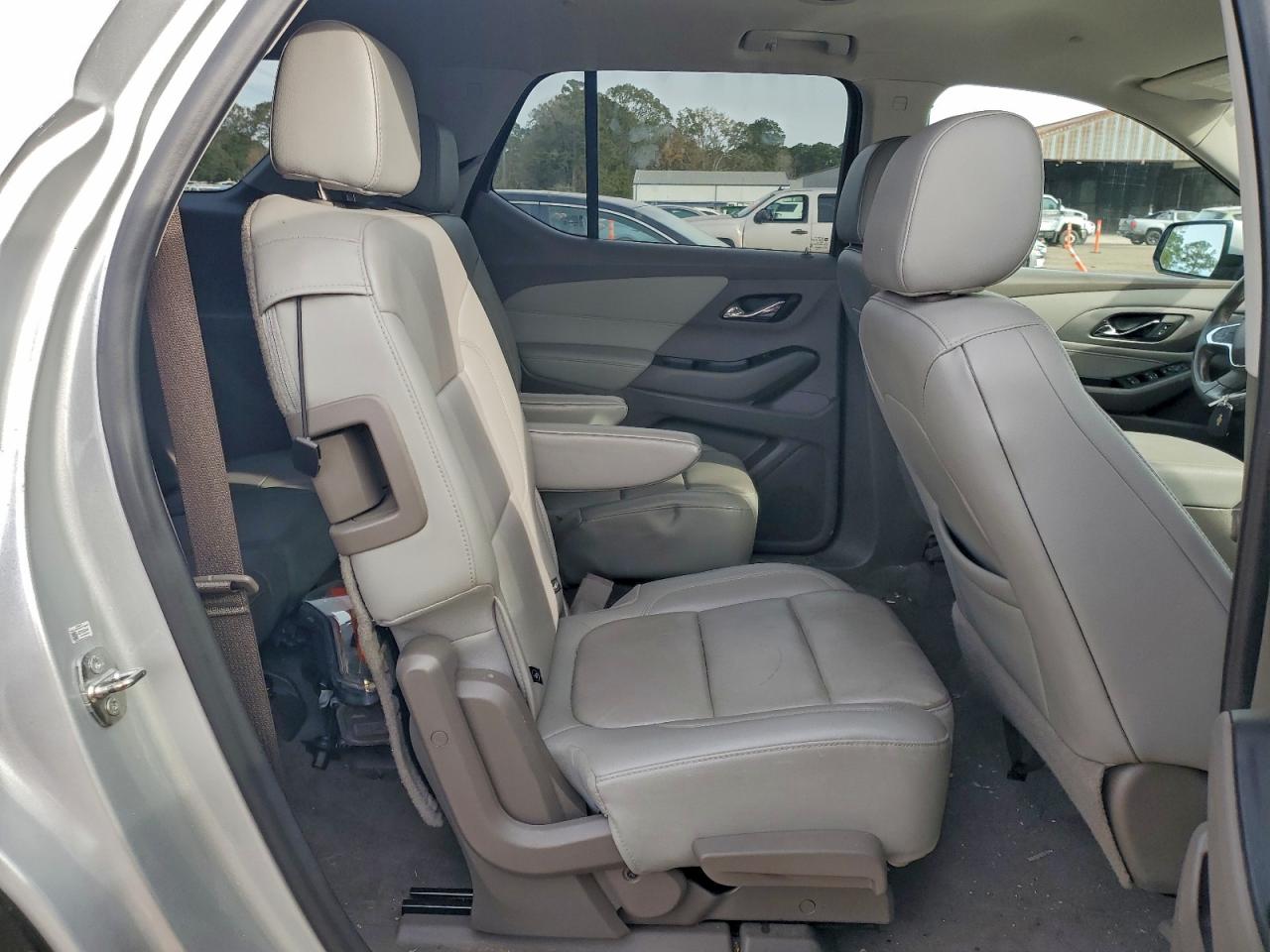 2019 CHEVROLET TRAVERSE LT photo 11