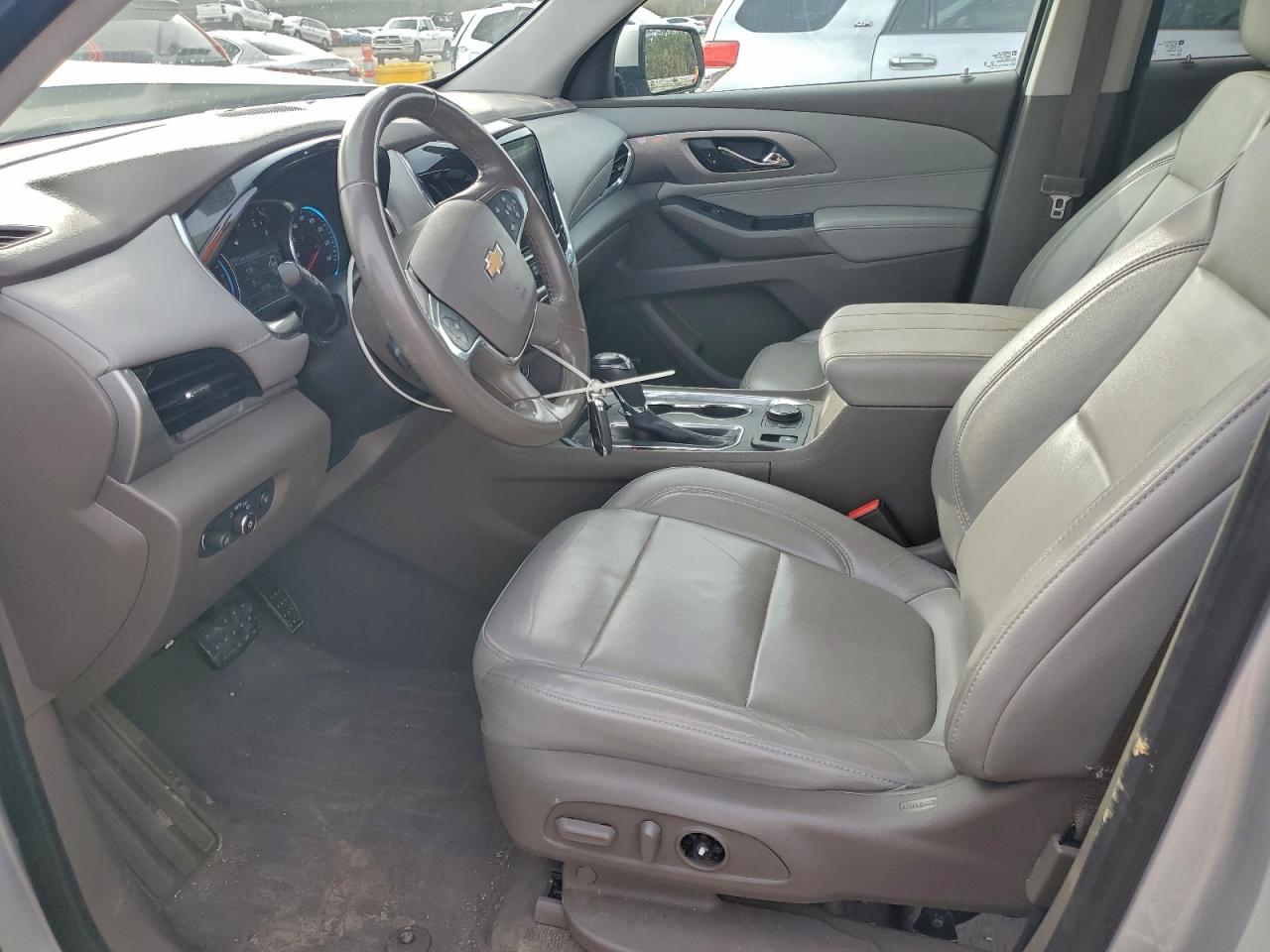 2019 CHEVROLET TRAVERSE LT photo 7