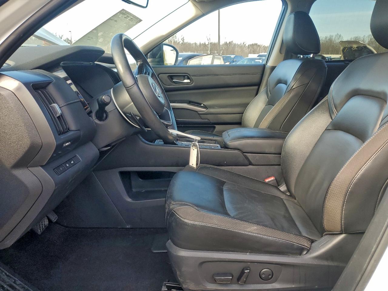 2023 NISSAN PATHFINDER SL photo 7