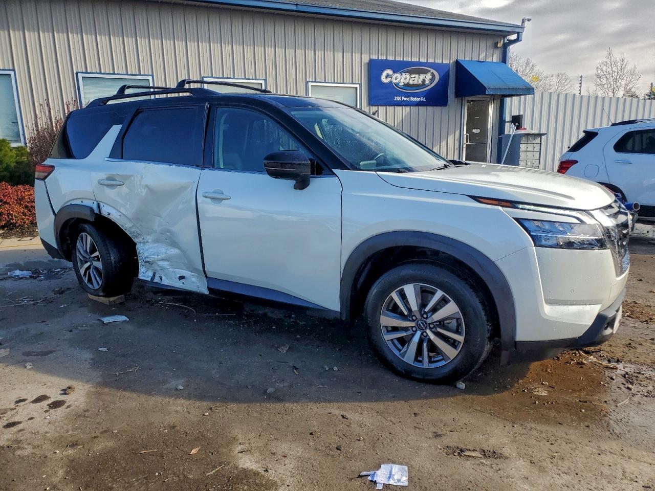 2023 NISSAN PATHFINDER SL photo 4