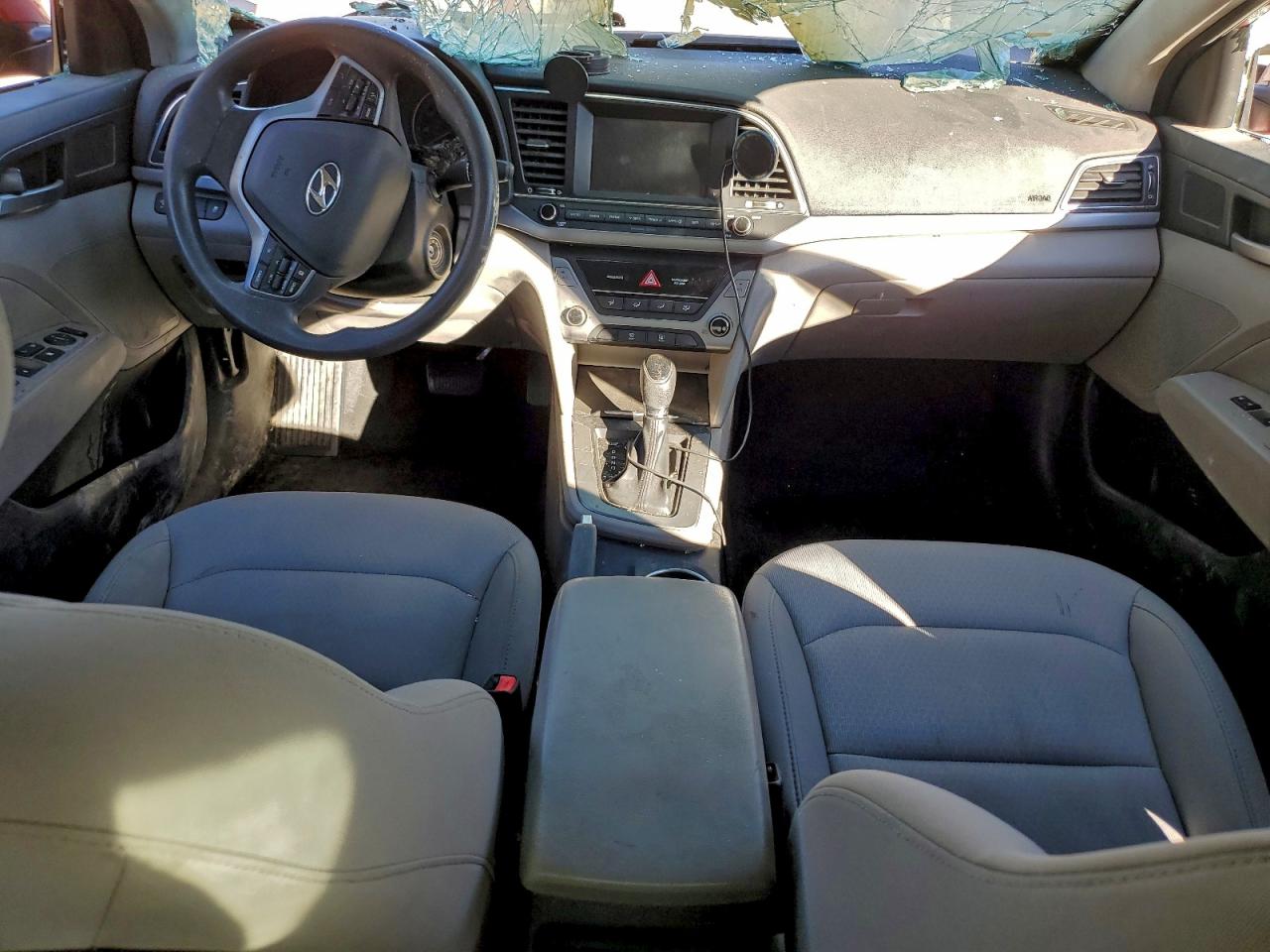 2018 HYUNDAI ELANTRA SEL photo 8