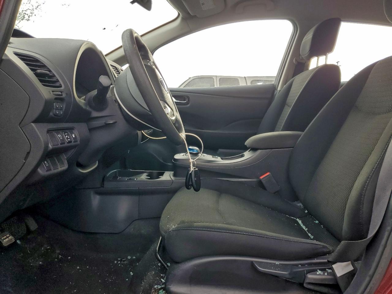 2017 NISSAN LEAF S photo 13