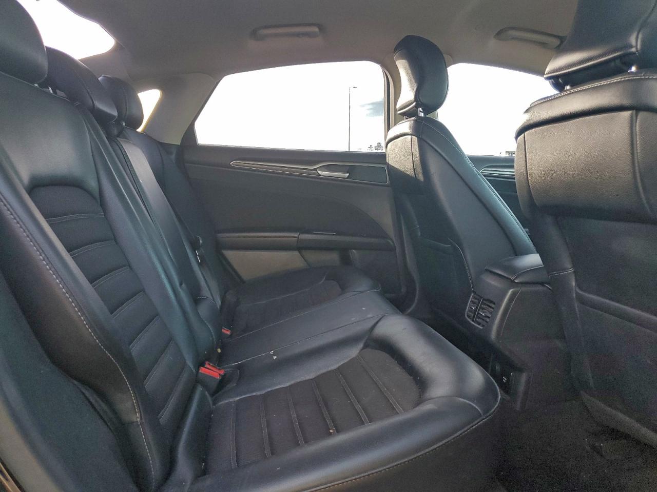 2017 FORD FUSION SE HYBRID photo 19