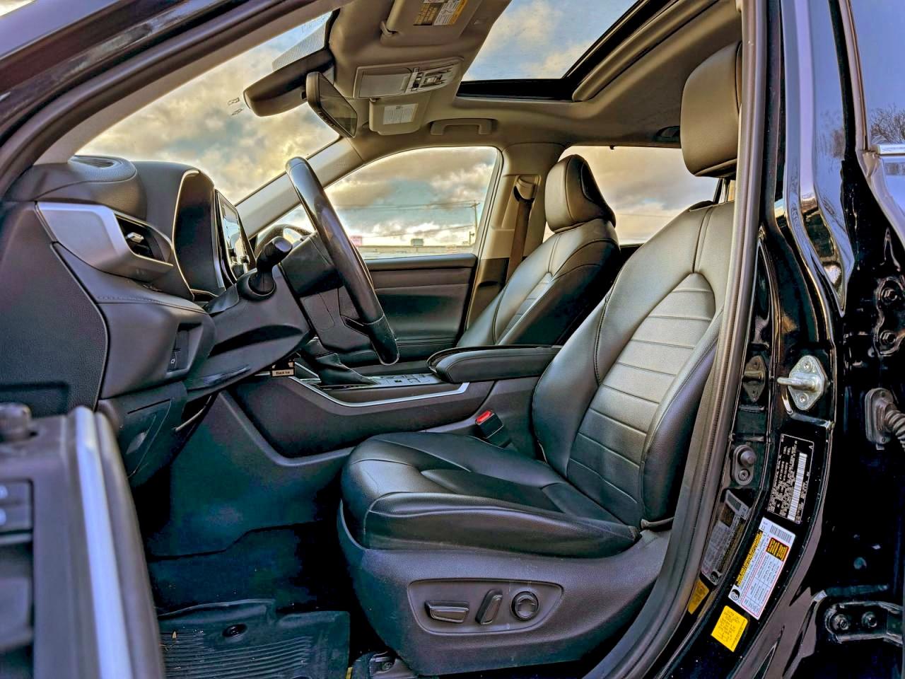 2020 TOYOTA HIGHLANDER XLE photo 5