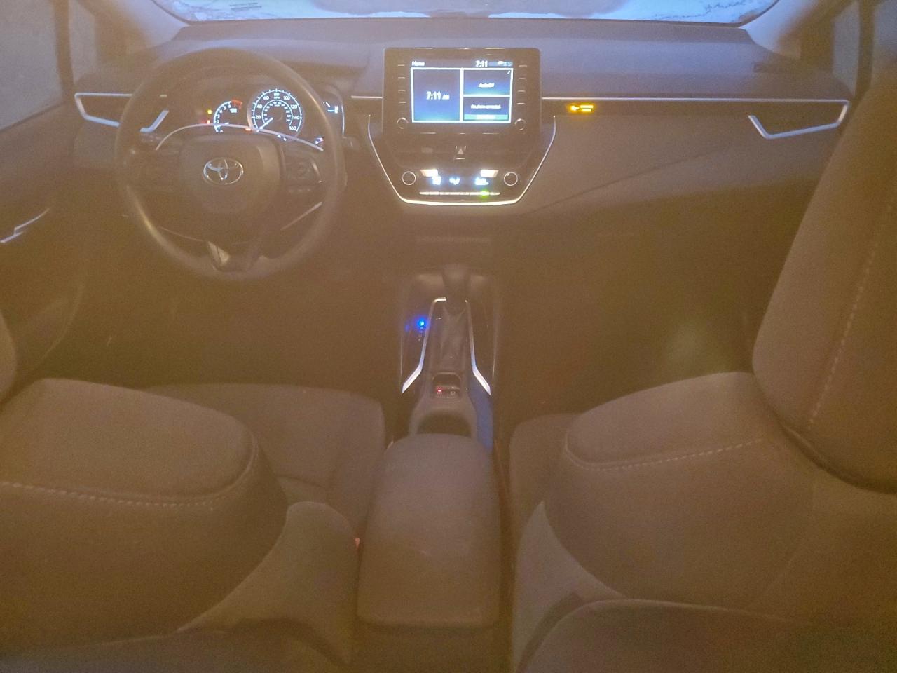 2020 TOYOTA COROLLA LE photo 8