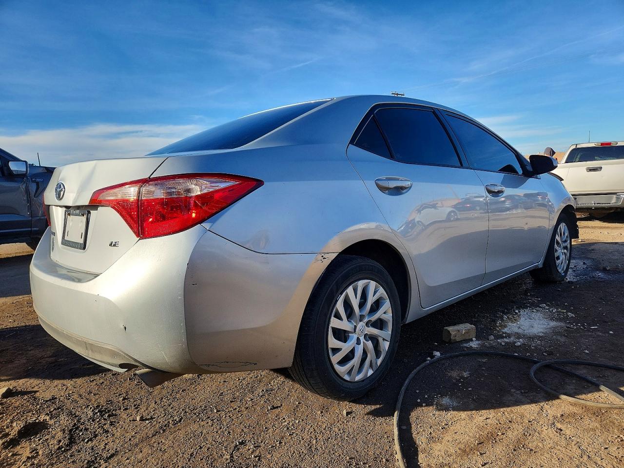 2018 TOYOTA COROLLA LE photo 5