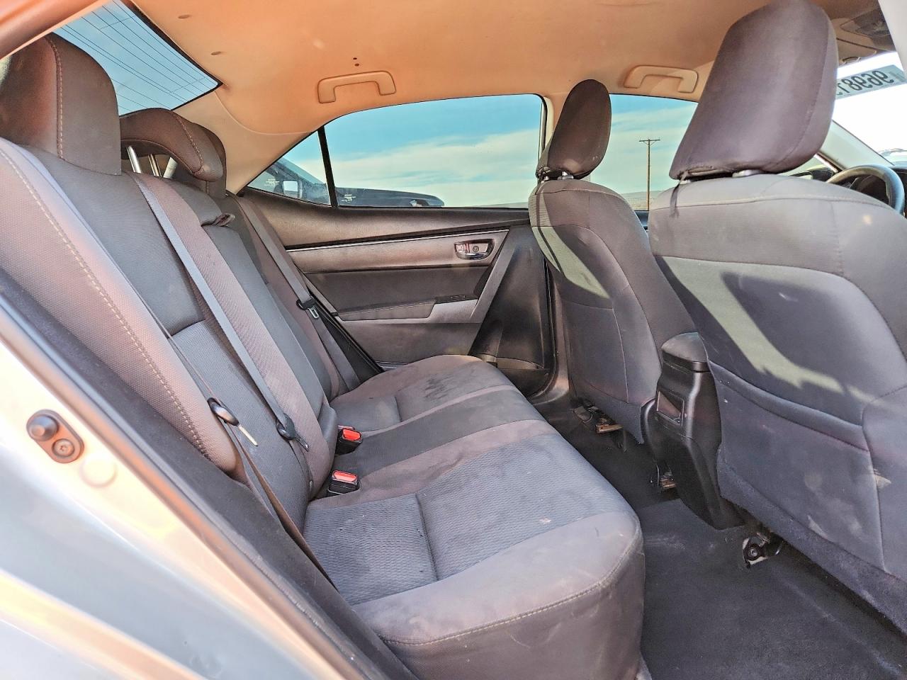 2018 TOYOTA COROLLA LE photo 19