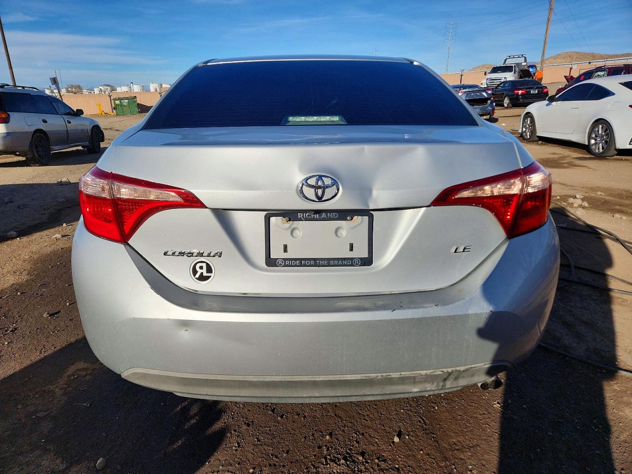 2018 TOYOTA COROLLA LE photo 11