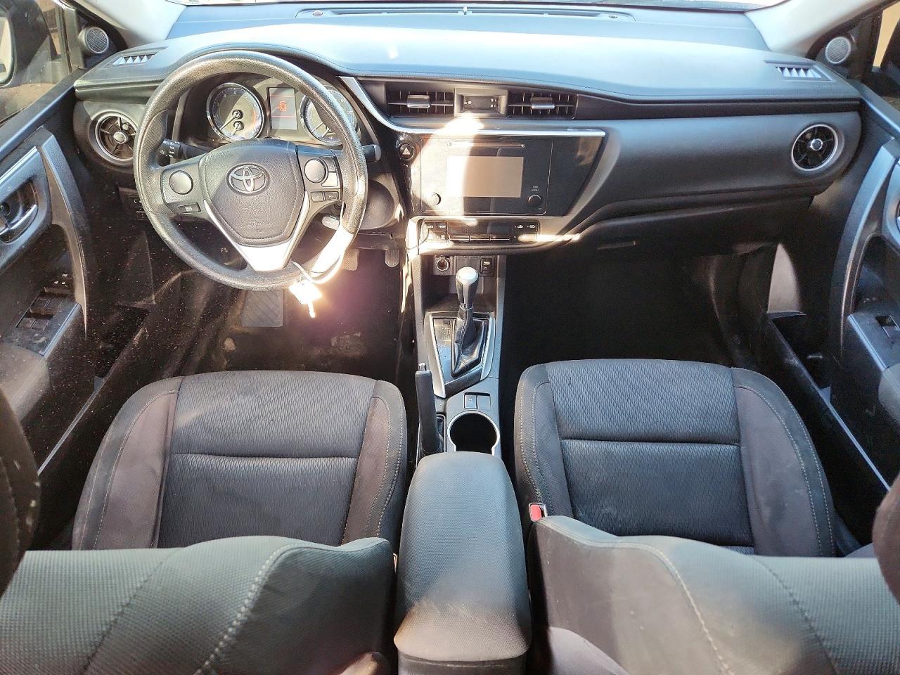 2018 TOYOTA COROLLA LE photo 15