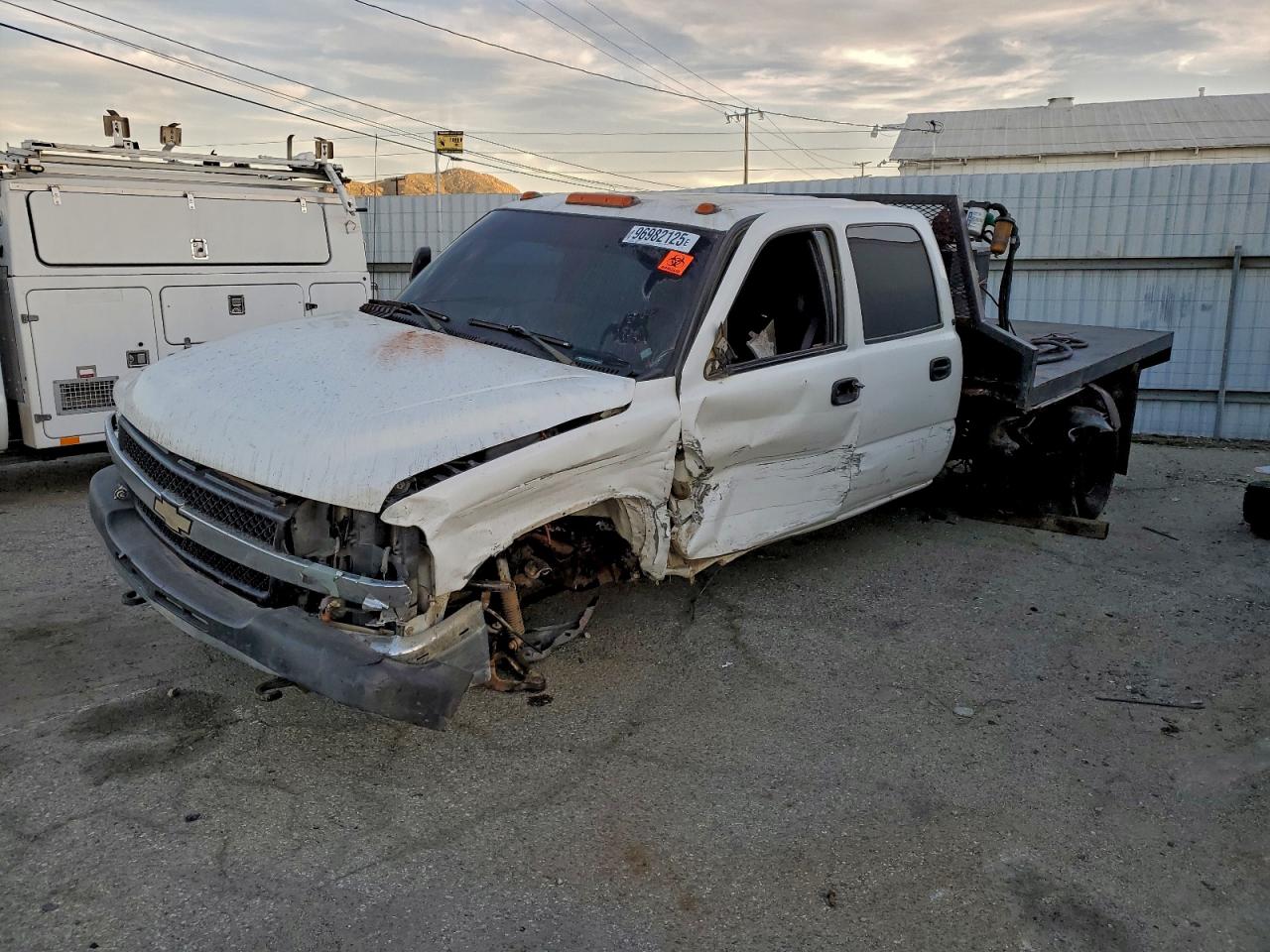 2002 CHEVROLET SILVERADO FLATBED TRUCK photo 5