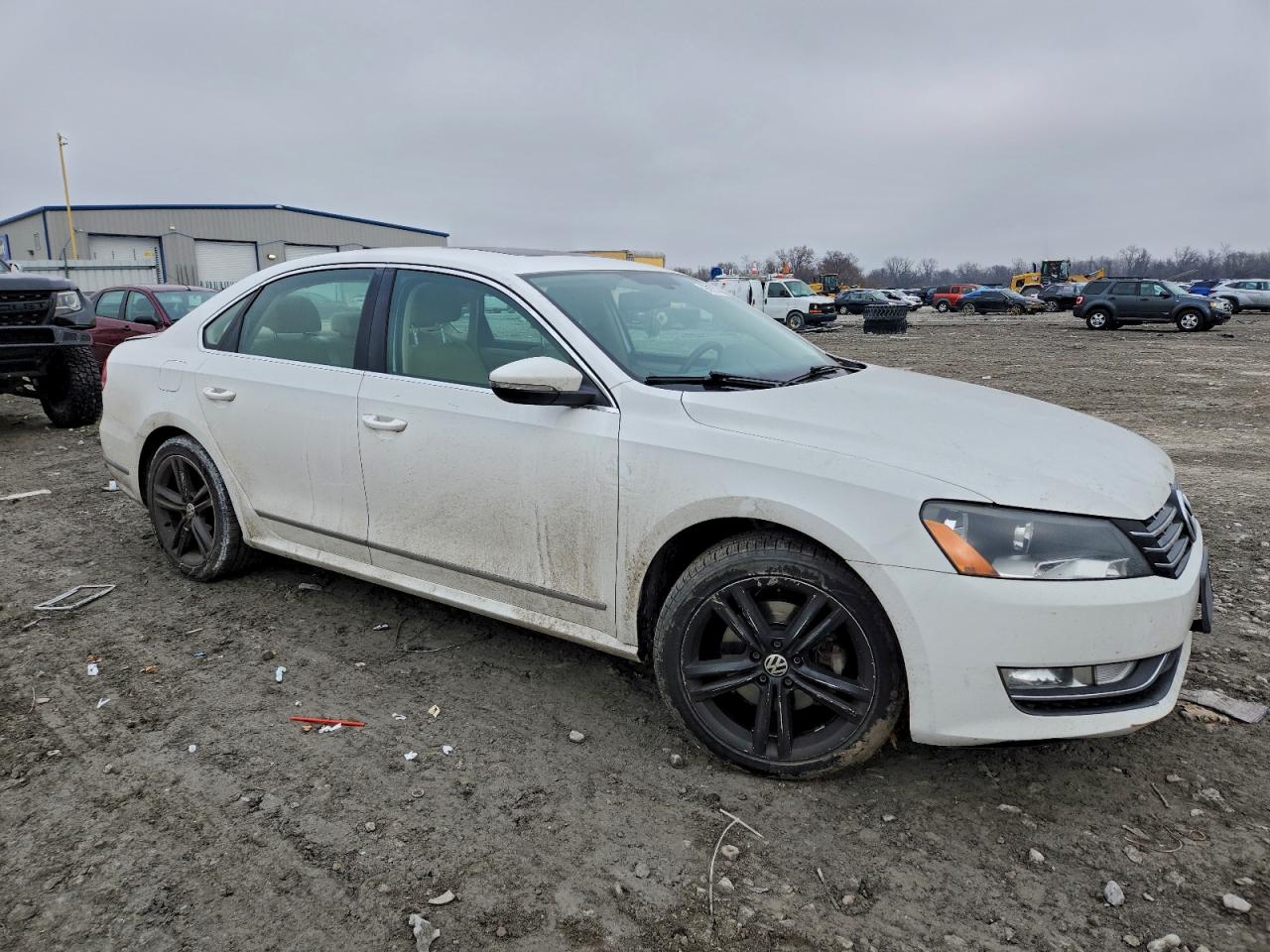 2012 VOLKSWAGEN PASSAT photo 10