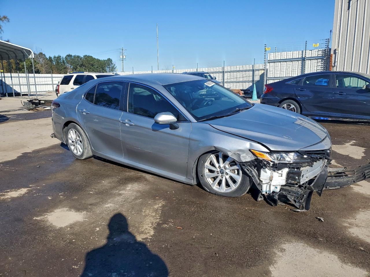 2023 TOYOTA CAMRY LE photo 4