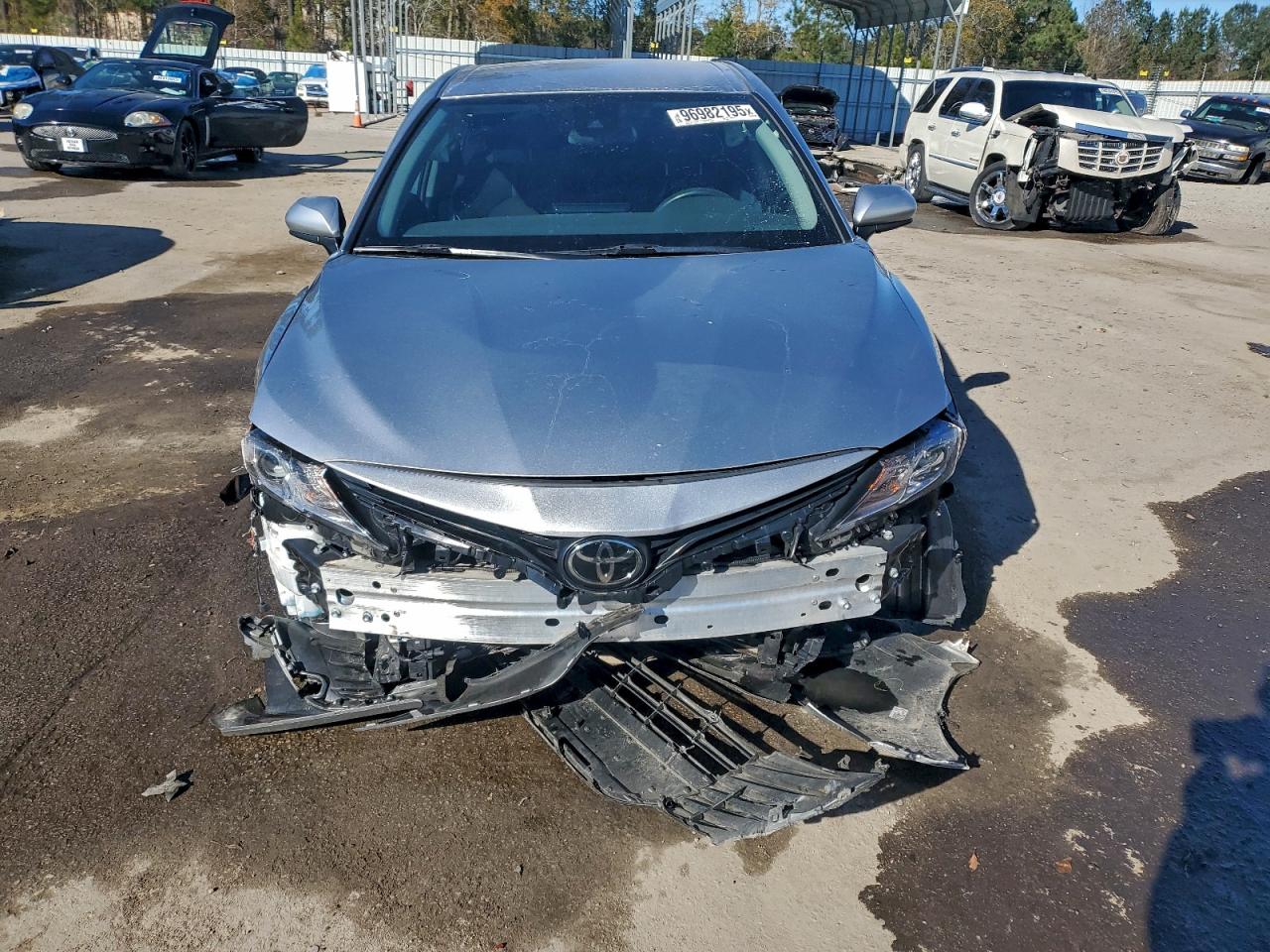 2023 TOYOTA CAMRY LE photo 5