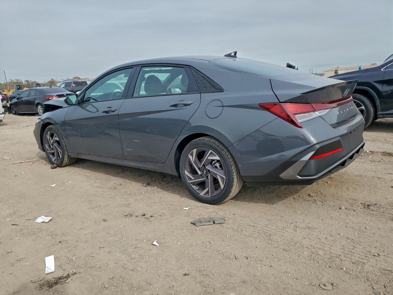 2025 HYUNDAI ELANTRA SEL SPORT photo 2