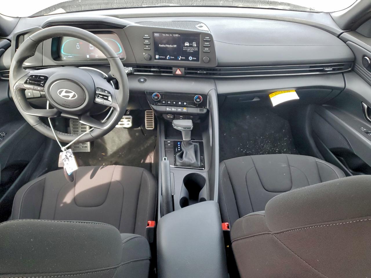 2025 HYUNDAI ELANTRA SEL SPORT photo 8