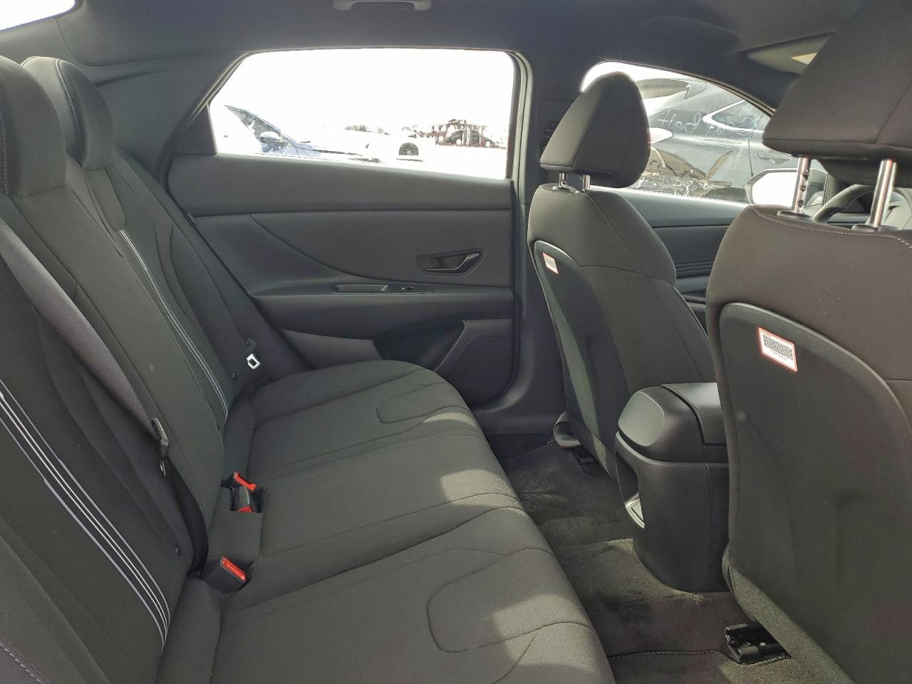 2025 HYUNDAI ELANTRA SEL SPORT photo 10