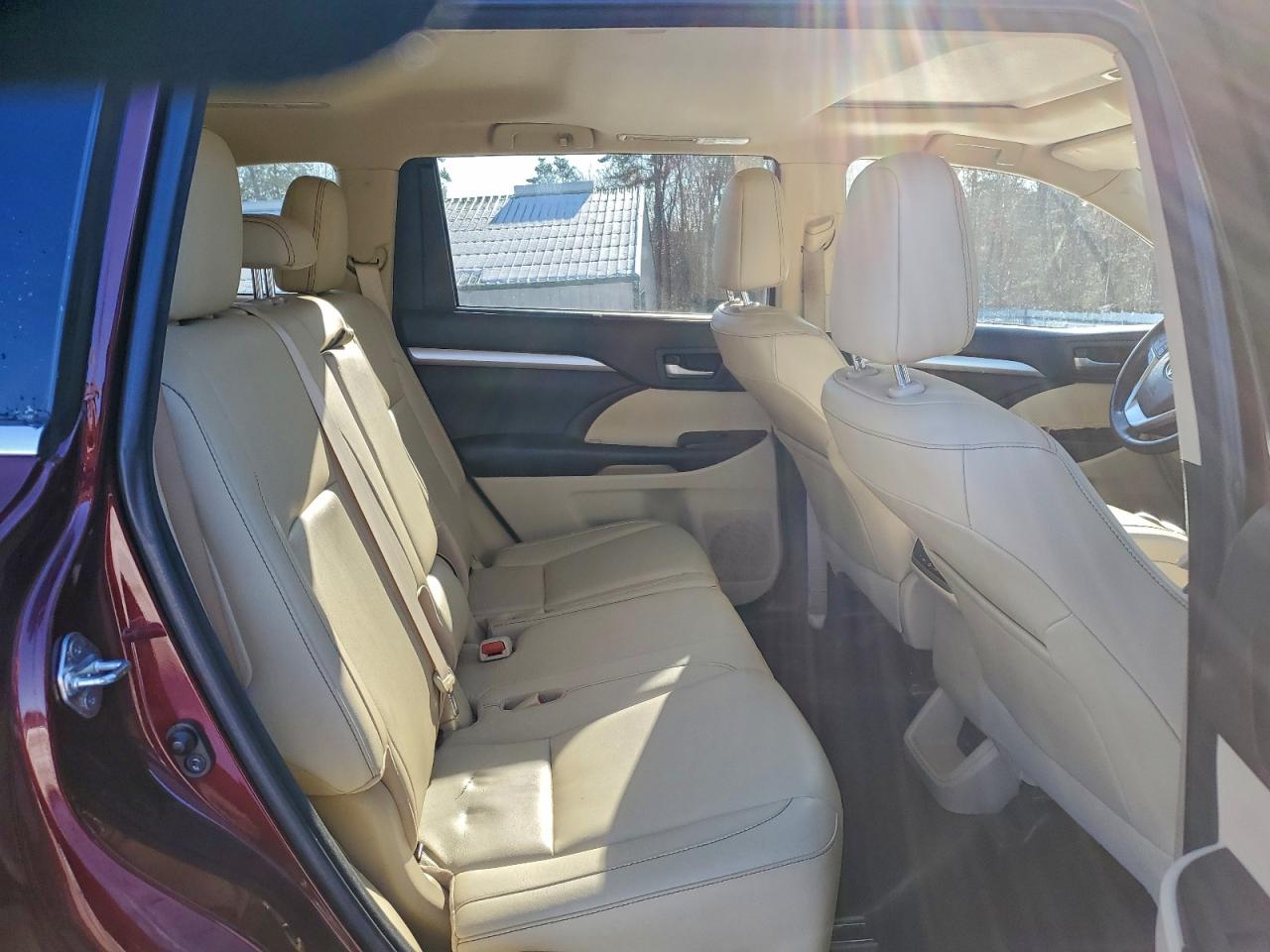 2017 TOYOTA HIGHLANDER SE photo 11