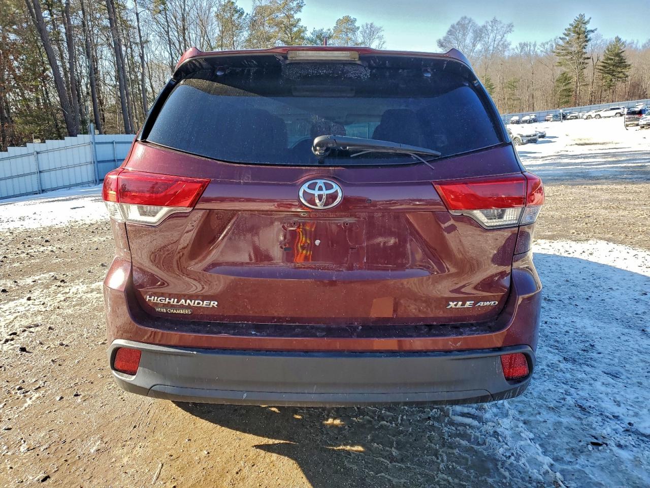 2017 TOYOTA HIGHLANDER SE photo 6